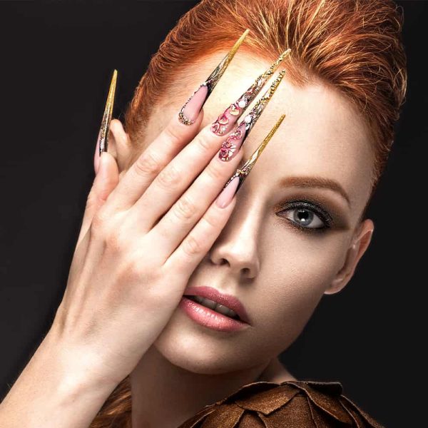Glamour woman hand with silver nail polish on... - Stock Illustration  [109698941] - PIXTA